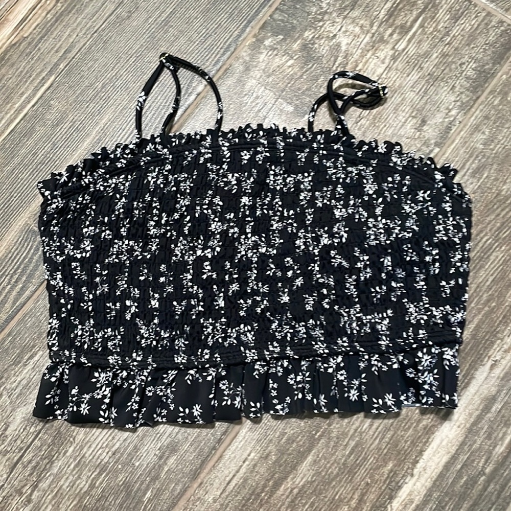 super cute black & white bikini top can be strapless or have straps